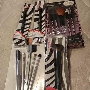 Makeup brushes